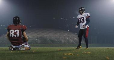 American-Football-Spieler in Aktion foto