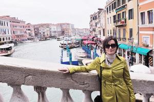 schöne frau in venedig foto