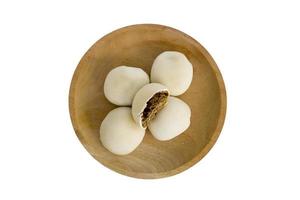 ndog bulus ist ein typisch indonesischer Snack, der wie ein gefülltes Endodog-Ei geformt ist foto