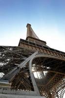 Eiffelturm in Paris am Tag foto