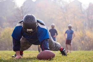 American-Football-Spieler in Aktion foto