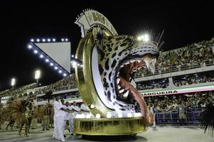 Rio, Brasilien - 12. Februar 2018 - Parade der Sambaschule im Sambodromo. mangueira foto