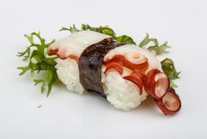 Oktopus-Sushi auf Holz foto