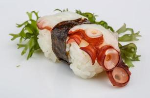 Oktopus-Sushi auf Holz foto