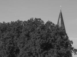 das kleine dorf grieth am rhein foto