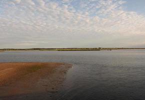 Ebbe am Strand von Duxbury Bay im Sommer foto