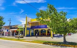 playa del carmen quintana roo mexiko 2022 typische straße und stadtbild von playa del carmen mexiko. foto