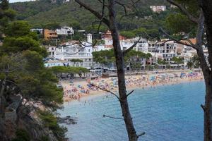 llansa kleiner strand in der nähe von calella de palafrugell an der katalanischen costa brava. foto