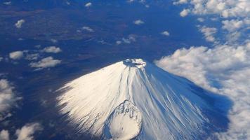 Draufsichtwinkel des mt. Fuji-Berg und weißer Schnee foto