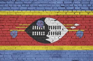 Swasiland-Flagge ist auf eine alte Mauer gemalt foto