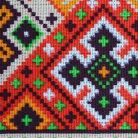 traditionelle ukrainische volkskunst gestricktes stickmuster auf textilgewebe foto