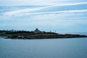 seestück mit blick auf die küste von sewastopol foto