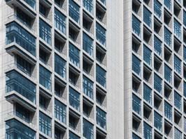 eine nahansicht einer modernen hochhauswohnung in kuala lumpur, malaysia foto