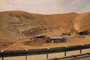 ein blick auf die judäische wüste in israel foto