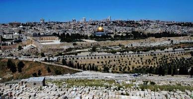 ein blick auf jerusalem vom ölberg foto