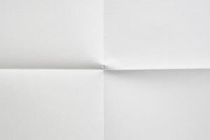 weißer gefalteter und zerknitterter Papierbeschaffenheitshintergrund foto