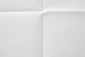 weißer gefalteter und zerknitterter Papierbeschaffenheitshintergrund foto