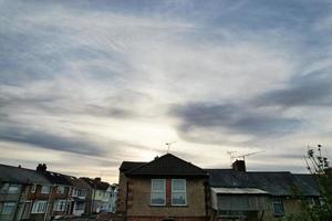 Wunderschöner Blick aus dem hohen Winkel auf Wolken und Himmel über England foto