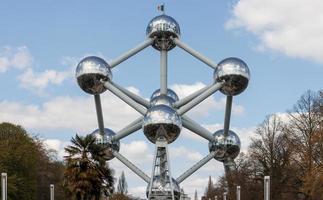 Vorderansicht im Atomium, Brüssel, Belgien - 17.04.2021 foto