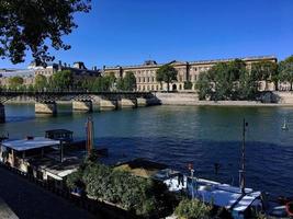 ein panoramablick auf paris im sommer foto