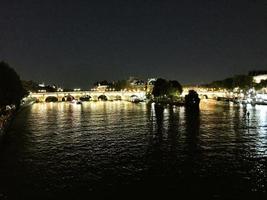 ein panoramablick auf paris im sommer foto