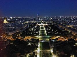 ein panoramablick auf paris im sommer foto