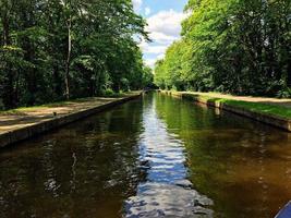 ein blick auf den fluss dee in der nähe des pontcysylte-aquädukts in nordwales foto