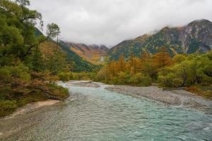 Herbstsaison in Kamikochi Nagano Japan foto