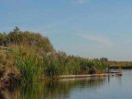 kleines Dorf in den Niederlanden foto