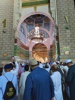 medina, saudi-arabien, oktober 2022 - muslimische pilger werden roza rasool in masjid al nabawi medina besuchen. foto