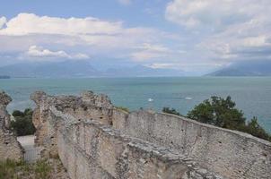 grotten von catullus in sirmione foto