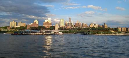 manhattan-skyline in new york foto