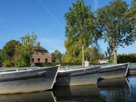 kleines Dorf in den Niederlanden foto