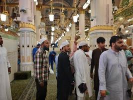 medina, saudi-arabien, oktober 2022 - muslimische pilger werden roza rasool in masjid al nabawi medina besuchen. foto
