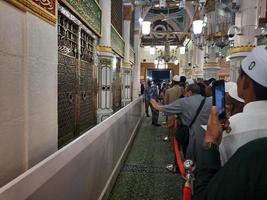 medina, saudi-arabien, oktober 2022 - muslimische pilger werden roza rasool in masjid al nabawi medina besuchen. foto