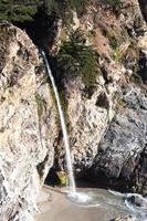 Wasserfall in Big Sur Kalifornien foto