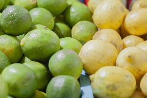 Limette und Zitrone als Geschmacksverstärker foto