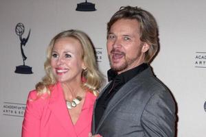 los angeles - 14. juni - genie francis, stephen nichols kommt am 14. juni 2012 in los angeles, ca. 14. juni 2012 zum atas daytime emmy awards nominiertenempfang im sls hotel in beverly hills foto