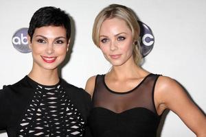 Los Angeles 10. Januar - Morena Baccarin, Laura Vandervoort kommt am 10. Januar 2011 in Pasadena, Ca foto