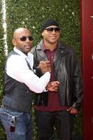 los angeles, 13. april - romany malco, ll cool j beim john varvatos 11. jährlichen stuart house benefit in der john varvatos boutique am 13. april 2014 in west hollywood, ca foto