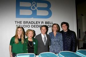 los angeles - 14. jan - lauralee bell, lee phillip bell, bradley p. bell, colleen bell, chasen bell als das mutige und schöne feiert 7000. show in einer cbs-fernsehstadt am 14. januar 2015 in los angeles, ca foto