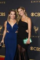 los angeles - 17. sep kit hoover, natalie morales bei den 69. primetime emmy awards - ankünfte im microsoft theater am 17. september 2017 in los angeles, ca foto