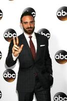 los angeles - jan 14 - joshua sasse bei der abc tca winter 2015 in einem the langham Huntington hotel am 14. januar 2015 in pasadena, ca foto