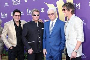 las vegas - 1. april - rassal flatts, steve martin kommt am 1. april 2010 in las vegas, nv, zu den 2012 academy of country music awards in der mgm grand garden arena foto