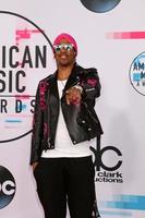 los angeles - nov 19 nick cannon bei den american music awards 2017 im microsoft theater am 19. november 2017 in los angeles, ca foto