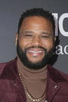 los angeles - nov 10 - anthony anderson bei der schwarz-ish feier der 100. episode in den walt disney studios am 10. november 2018 in burbank, ca foto