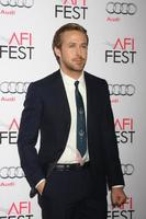 los angeles - 12.11. - ryan gosling beim afi fest 2015 - präsentiert von audi - die große kurze gala vorführung im tcl chinese theater am 12.11.2015 in los angeles, ca foto