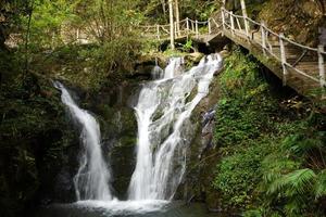 Wasserfall in der Nähe von Wuyishan Berg, Fujian Provinz, China