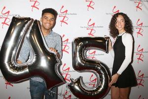 los angeles - mar 26 - noah alexander gerry, lexie stevenson at the the young and the restless feiern am 26. märz 2018 in los angeles, ca foto