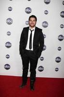 los angeles - 10. jan. - adam pally kommt am 10. januar 2011 in pasadena, ca., zur tca winter 2011 press tour party der disney abc fernsehgruppe im langham Huntington hotel foto